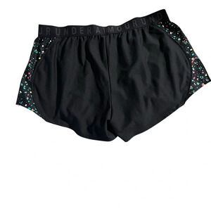 Under Armour Women's Play Up Print Shorts size xl black and multicolor print